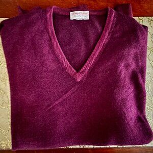 Gran Sasso of Italy Vintage 100% Vintage Cashmere V Neck Sweater Size 52, Purple
